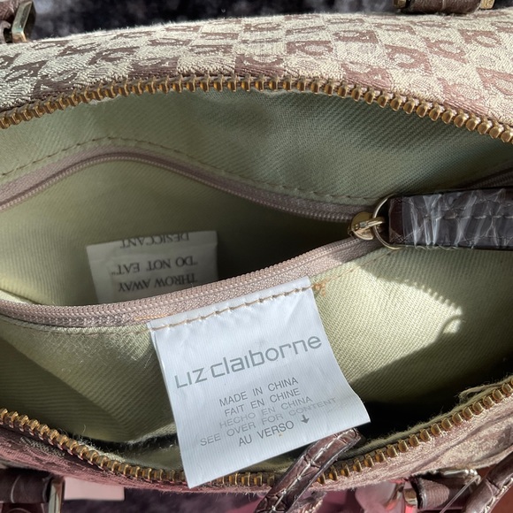 #39 NWT Liz Claiborne Bag🤎👜 - Picture 16 of 16